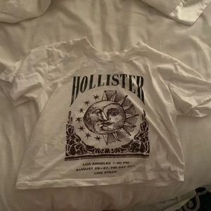 XS hollister short sleeve crop top.